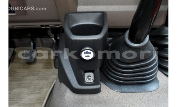 Buy Import Toyota Land Cruiser White Car in Import - Dubai in Great Comore Buy Import Toyota Land Cruiser White Car in Import - Dubai in Great Comore