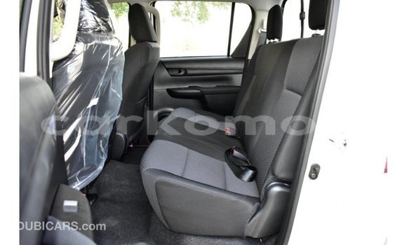 Buy Import Toyota Hilux White Car in Import - Dubai in Great Comore Buy Import Toyota Hilux White Car in Import - Dubai in Great Comore