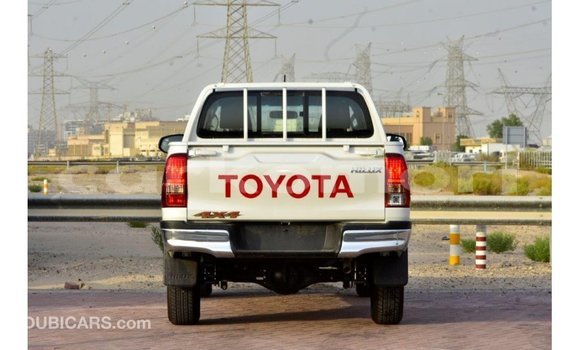 Buy Import Toyota Hilux White Car in Import - Dubai in Great Comore Buy Import Toyota Hilux White Car in Import - Dubai in Great Comore