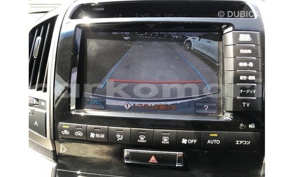Buy Import Toyota Land Cruiser White Car in Import - Dubai in Great Comore Buy Import Toyota Land Cruiser White Car in Import - Dubai in Great Comore