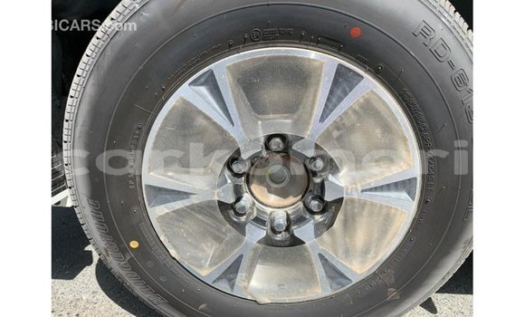 Acheter Import Voiture Toyota Hiace Blanc à Import - Dubai, Grande Comore Acheter Import Voiture Toyota Hiace Blanc à Import - Dubai, Grande Comore