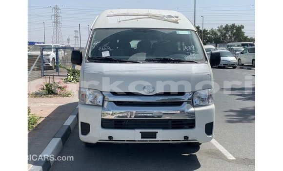 Acheter Import Voiture Toyota Hiace Blanc à Import - Dubai, Grande Comore Acheter Import Voiture Toyota Hiace Blanc à Import - Dubai, Grande Comore