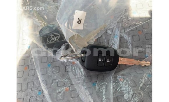 Acheter Import Voiture Toyota Hiace Blanc à Import - Dubai, Grande Comore Acheter Import Voiture Toyota Hiace Blanc à Import - Dubai, Grande Comore