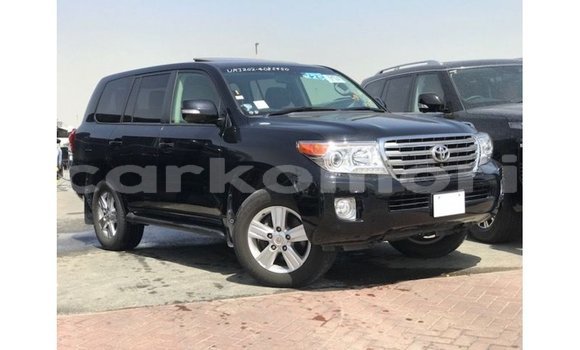 Acheter Import Voiture Toyota Land Cruiser Noir à Import - Dubai, Grande Comore Acheter Import Voiture Toyota Land Cruiser Noir à Import - Dubai, Grande Comore