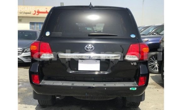 Acheter Import Voiture Toyota Land Cruiser Noir à Import - Dubai, Grande Comore Acheter Import Voiture Toyota Land Cruiser Noir à Import - Dubai, Grande Comore