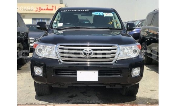 Acheter Import Voiture Toyota Land Cruiser Noir à Import - Dubai, Grande Comore Acheter Import Voiture Toyota Land Cruiser Noir à Import - Dubai, Grande Comore