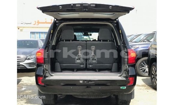 Acheter Import Voiture Toyota Land Cruiser Noir à Import - Dubai, Grande Comore Acheter Import Voiture Toyota Land Cruiser Noir à Import - Dubai, Grande Comore