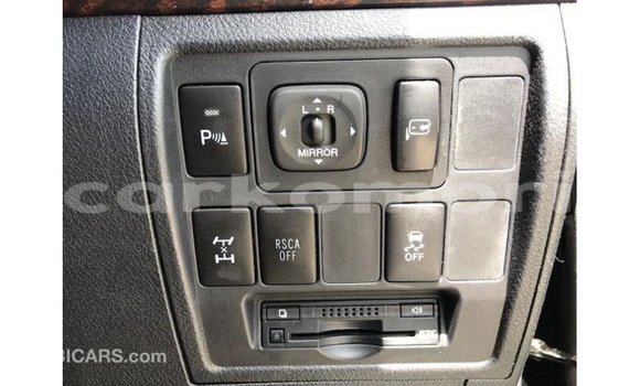 Acheter Import Voiture Toyota Land Cruiser Noir à Import - Dubai, Grande Comore Acheter Import Voiture Toyota Land Cruiser Noir à Import - Dubai, Grande Comore