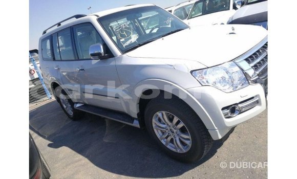Buy Import Mitsubishi Pajero White Car in Import - Dubai in Great Comore Buy Import Mitsubishi Pajero White Car in Import - Dubai in Great Comore