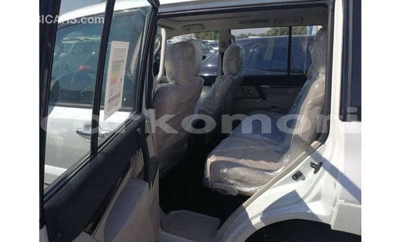 Buy Import Mitsubishi Pajero White Car in Import - Dubai in Great Comore Buy Import Mitsubishi Pajero White Car in Import - Dubai in Great Comore