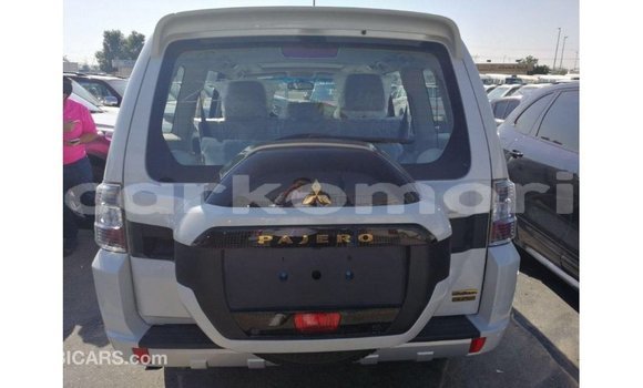 Buy Import Mitsubishi Pajero White Car in Import - Dubai in Great Comore Buy Import Mitsubishi Pajero White Car in Import - Dubai in Great Comore