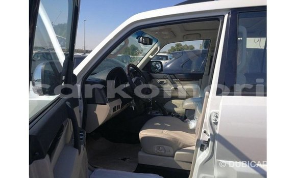 Buy Import Mitsubishi Pajero White Car in Import - Dubai in Great Comore Buy Import Mitsubishi Pajero White Car in Import - Dubai in Great Comore
