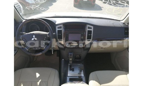 Buy Import Mitsubishi Pajero White Car in Import - Dubai in Great Comore Buy Import Mitsubishi Pajero White Car in Import - Dubai in Great Comore