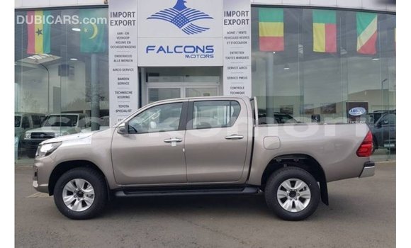 Buy Import Toyota Hilux Brown Car in Import - Dubai in Great Comore Buy Import Toyota Hilux Brown Car in Import - Dubai in Great Comore