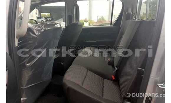 Buy Import Toyota Hilux Brown Car in Import - Dubai in Great Comore Buy Import Toyota Hilux Brown Car in Import - Dubai in Great Comore