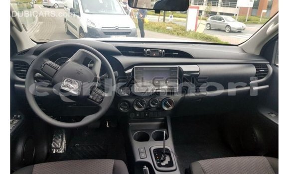 Buy Import Toyota Hilux Brown Car in Import - Dubai in Great Comore Buy Import Toyota Hilux Brown Car in Import - Dubai in Great Comore