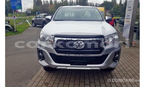 Buy Import Toyota Hilux Brown Car in Import - Dubai in Great Comore Buy Import Toyota Hilux Brown Car in Import - Dubai in Great Comore