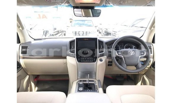 Buy Import Toyota Land Cruiser Black Car in Import - Dubai in Great Comore Buy Import Toyota Land Cruiser Black Car in Import - Dubai in Great Comore