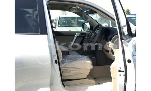 Buy Import Toyota Prado White Car in Import - Dubai in Great Comore Buy Import Toyota Prado White Car in Import - Dubai in Great Comore