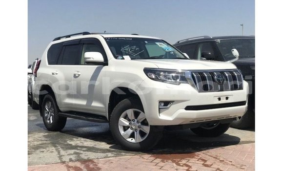 Acheter Import Voiture Toyota Prado Blanc à Import - Dubai, Grande Comore Acheter Import Voiture Toyota Prado Blanc à Import - Dubai, Grande Comore