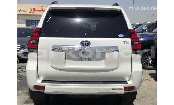 Acheter Import Voiture Toyota Prado Blanc à Import - Dubai, Grande Comore Acheter Import Voiture Toyota Prado Blanc à Import - Dubai, Grande Comore