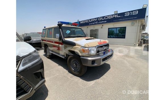 Buy Import Toyota Land Cruiser Beige Car in Import - Dubai in Great Comore Buy Import Toyota Land Cruiser Beige Car in Import - Dubai in Great Comore