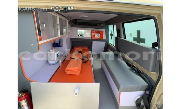 Buy Import Toyota Land Cruiser Beige Car in Import - Dubai in Great Comore Buy Import Toyota Land Cruiser Beige Car in Import - Dubai in Great Comore