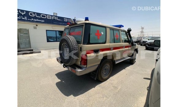 Buy Import Toyota Land Cruiser Beige Car in Import - Dubai in Great Comore Buy Import Toyota Land Cruiser Beige Car in Import - Dubai in Great Comore