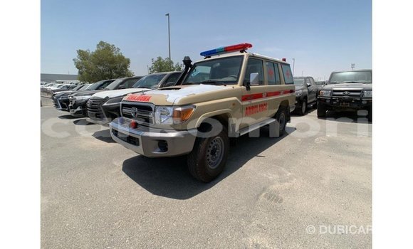 Buy Import Toyota Land Cruiser Beige Car in Import - Dubai in Great Comore Buy Import Toyota Land Cruiser Beige Car in Import - Dubai in Great Comore