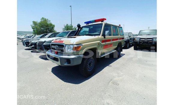 Buy Import Toyota Land Cruiser Beige Car in Import - Dubai in Great Comore Buy Import Toyota Land Cruiser Beige Car in Import - Dubai in Great Comore