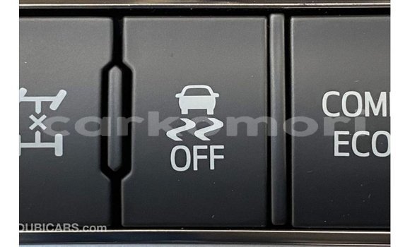 Acheter Import Voiture Toyota Land Cruiser Blanc à Import - Dubai, Grande Comore Acheter Import Voiture Toyota Land Cruiser Blanc à Import - Dubai, Grande Comore