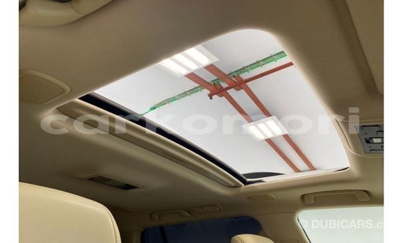 Acheter Import Voiture Toyota Land Cruiser Blanc à Import - Dubai, Grande Comore Acheter Import Voiture Toyota Land Cruiser Blanc à Import - Dubai, Grande Comore