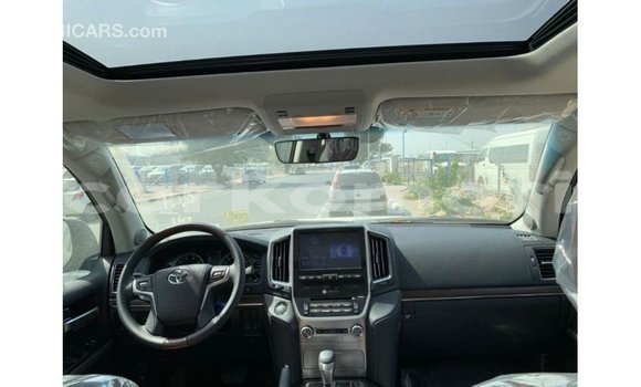Buy Import Toyota Land Cruiser Black Car in Import - Dubai in Great Comore Buy Import Toyota Land Cruiser Black Car in Import - Dubai in Great Comore