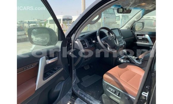 Buy Import Toyota Land Cruiser Black Car in Import - Dubai in Great Comore Buy Import Toyota Land Cruiser Black Car in Import - Dubai in Great Comore
