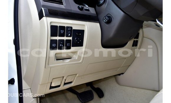 Buy Import Toyota Land Cruiser White Car in Import - Dubai in Great Comore Buy Import Toyota Land Cruiser White Car in Import - Dubai in Great Comore