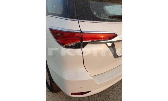 Buy Import Toyota Fortuner White Car in Import - Dubai in Great Comore Buy Import Toyota Fortuner White Car in Import - Dubai in Great Comore