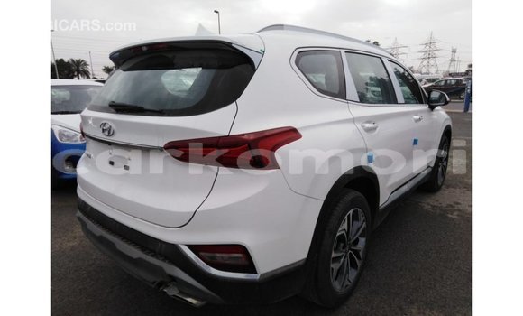 Buy Import Hyundai Santa Fe White Car in Import - Dubai in Great Comore Buy Import Hyundai Santa Fe White Car in Import - Dubai in Great Comore