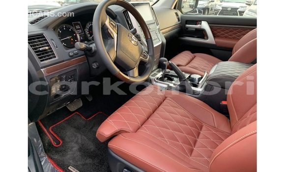 Buy Import Toyota Land Cruiser Black Car in Import - Dubai in Great Comore Buy Import Toyota Land Cruiser Black Car in Import - Dubai in Great Comore