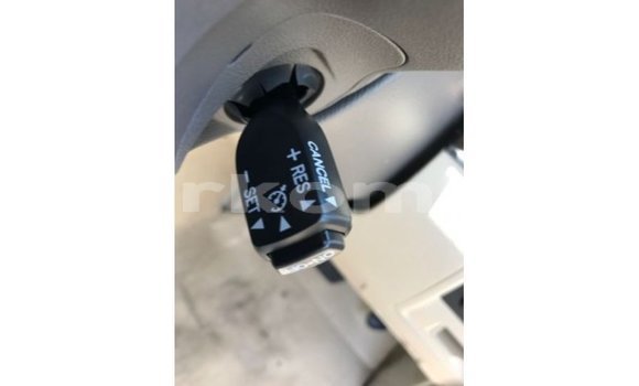 Acheter Import Voiture Toyota Land Cruiser Bleu à Import - Dubai, Grande Comore Acheter Import Voiture Toyota Land Cruiser Bleu à Import - Dubai, Grande Comore