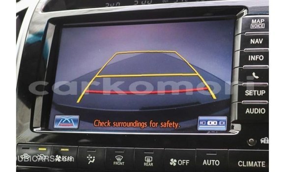 Acheter Import Voiture Toyota Land Cruiser Blanc à Import - Dubai, Grande Comore Acheter Import Voiture Toyota Land Cruiser Blanc à Import - Dubai, Grande Comore