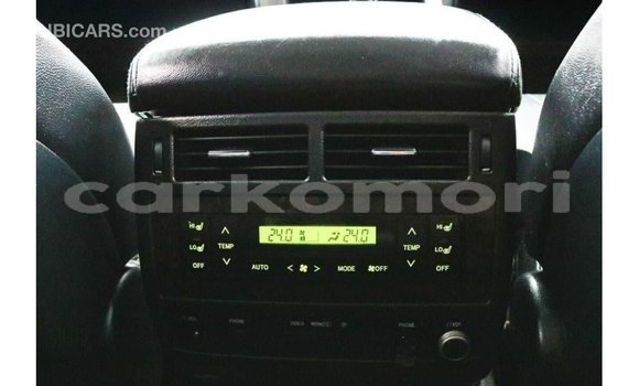 Acheter Import Voiture Toyota Land Cruiser Blanc à Import - Dubai, Grande Comore Acheter Import Voiture Toyota Land Cruiser Blanc à Import - Dubai, Grande Comore