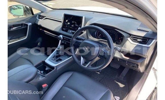 Buy Import Toyota 4Runner White Car in Import - Dubai in Great Comore Buy Import Toyota 4Runner White Car in Import - Dubai in Great Comore