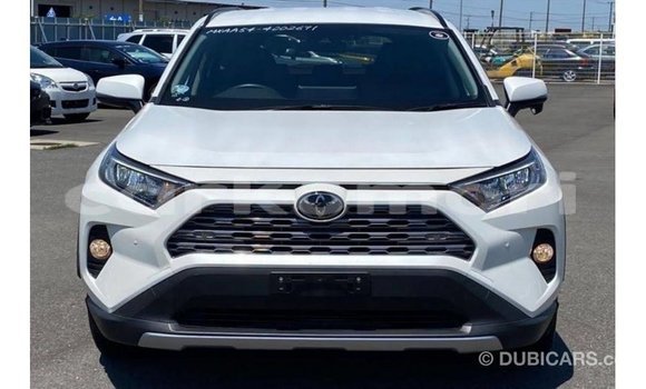 Buy Import Toyota 4Runner White Car in Import - Dubai in Great Comore Buy Import Toyota 4Runner White Car in Import - Dubai in Great Comore