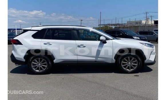 Buy Import Toyota 4Runner White Car in Import - Dubai in Great Comore Buy Import Toyota 4Runner White Car in Import - Dubai in Great Comore
