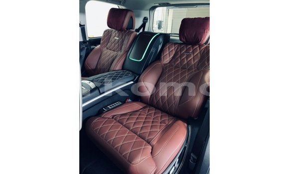Buy Import Toyota Land Cruiser Black Car in Import - Dubai in Great Comore Buy Import Toyota Land Cruiser Black Car in Import - Dubai in Great Comore