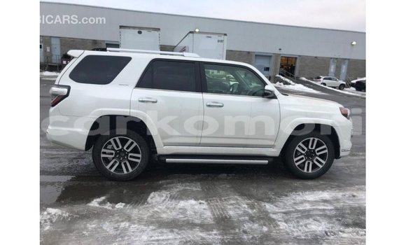 Buy Import Toyota 4Runner White Car in Import - Dubai in Great Comore Buy Import Toyota 4Runner White Car in Import - Dubai in Great Comore