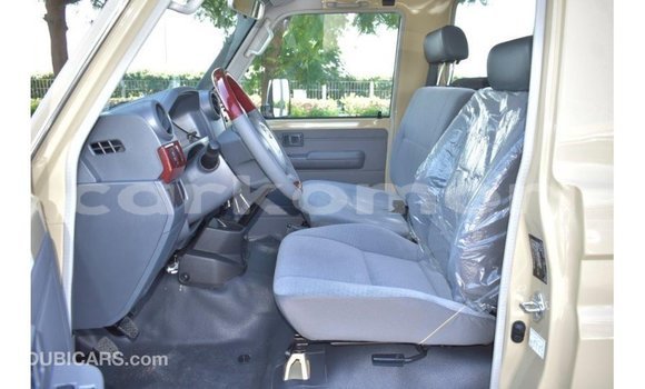 Buy Import Toyota Land Cruiser Beige Car in Import - Dubai in Great Comore Buy Import Toyota Land Cruiser Beige Car in Import - Dubai in Great Comore