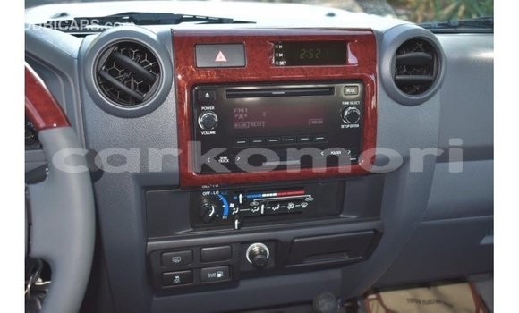 Buy Import Toyota Land Cruiser Beige Car in Import - Dubai in Great Comore Buy Import Toyota Land Cruiser Beige Car in Import - Dubai in Great Comore