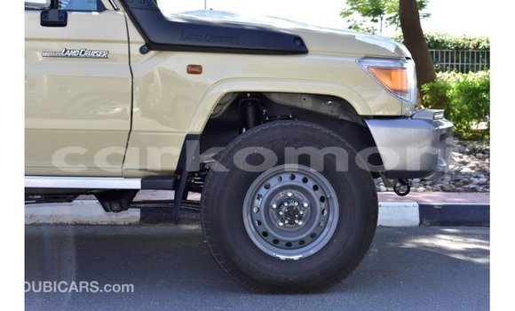 Buy Import Toyota Land Cruiser Beige Car in Import - Dubai in Great Comore Buy Import Toyota Land Cruiser Beige Car in Import - Dubai in Great Comore