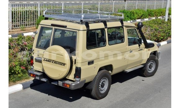Buy Import Toyota Land Cruiser Beige Car in Import - Dubai in Great Comore Buy Import Toyota Land Cruiser Beige Car in Import - Dubai in Great Comore